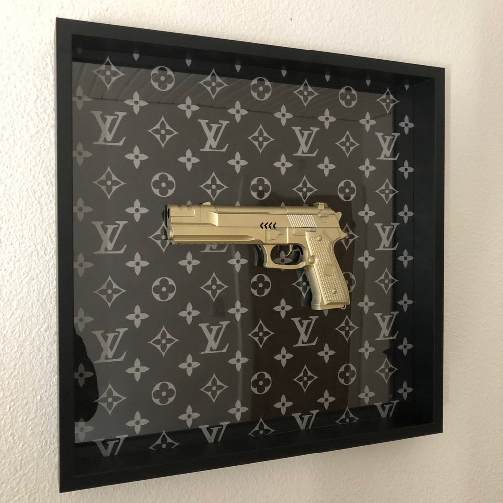 Rob VanMore - Golden war on Louis Vuitton #3.2