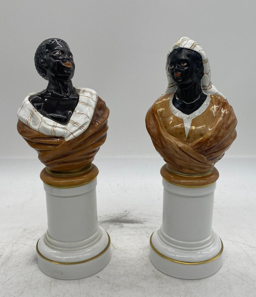 Fundación Española de Gremios - Αγαλματίδιο, Two busts of Blackamoors in the spirit of 18th century Venice - 26 cm - Πορσελάνη #1.0