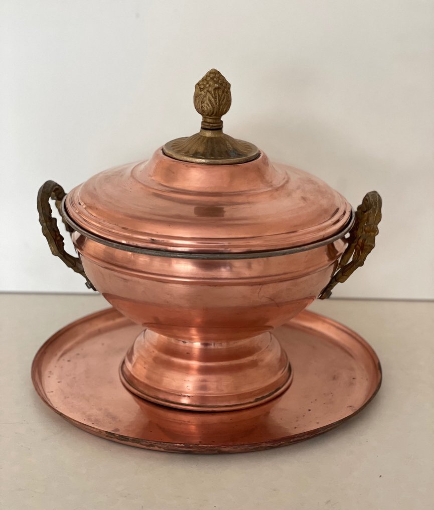 罕见的汤锅，配有青铜把手，含托盘 - 铜，青铜 #1.2