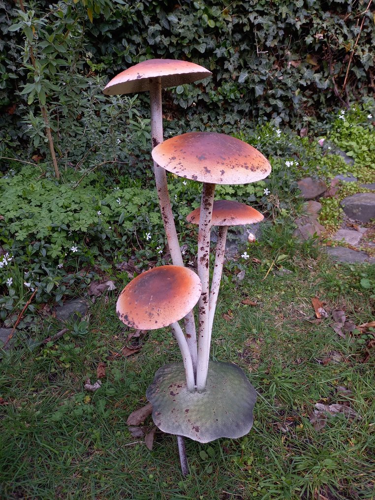 Skulptur, "Decorative Garden Picker, Mushrooms" - 50 cm - Järn #2.1