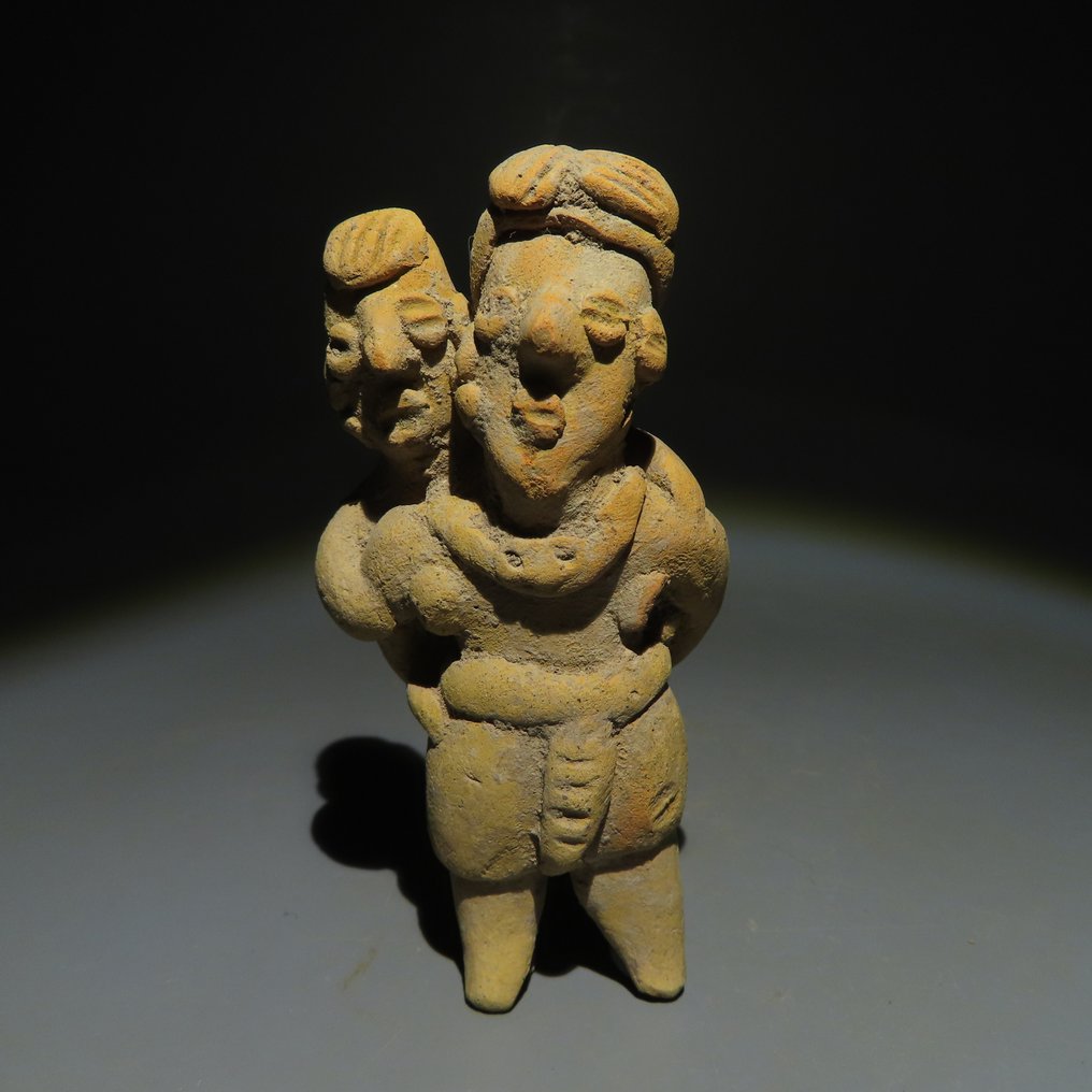 墨西哥西部科利马州 Terracotta 孕妇图。公元前 200 年 - 公元 500 年。 13 厘米高。西班牙进口许可证。 #1.1