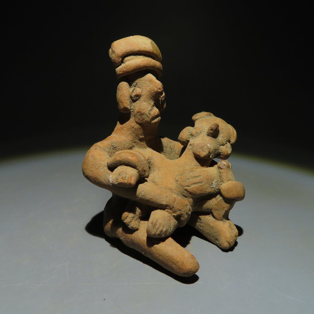 Colima, Westmexiko Terracotta Mutterschaftsfigur. 200 v. Chr. – 500 n. Chr. 7 cm H. Spanische Importlizenz. #2.1