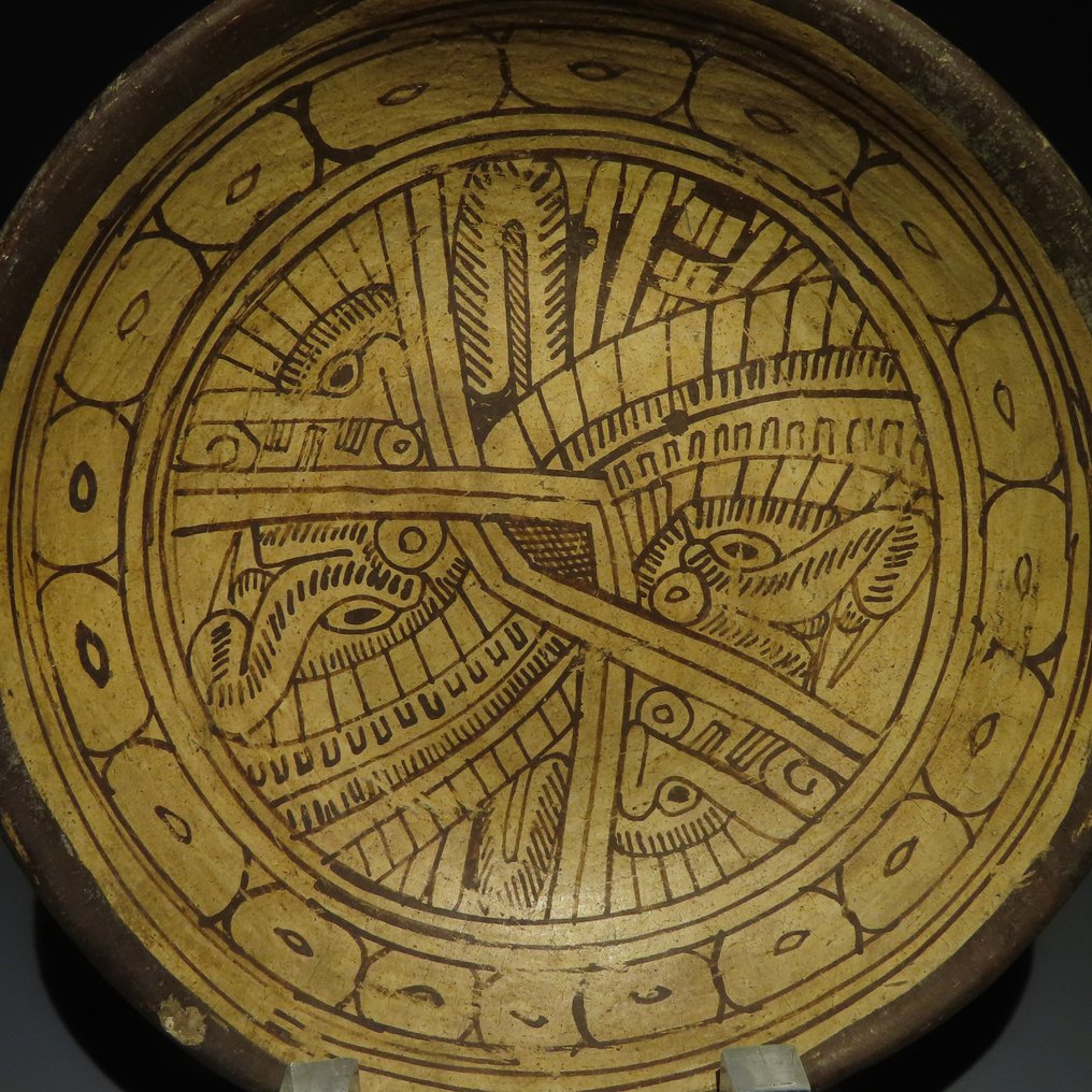 Nayarit, Aztatlan, Nyugat-Mexikó Terrakotta Tál. i.sz. 900-1200. 17 cm L. Spanyol exportengedély. #1.2