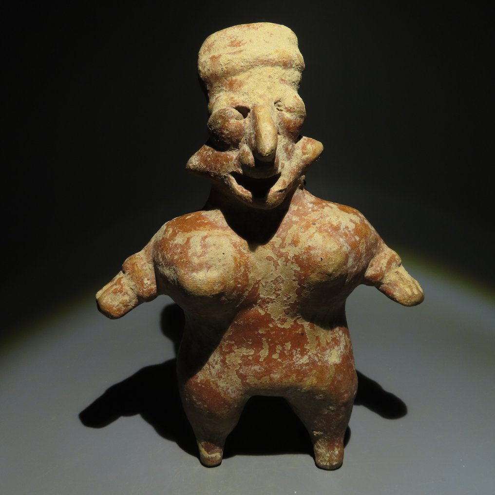 Jalisco, västra Mexiko Terrakotta Kvinnlig figur. 200 f.Kr. - 200 e.Kr. 14,5 cm H. Spansk importlicens. #1.2