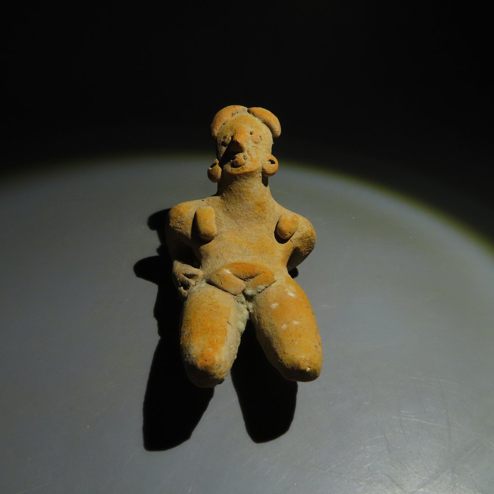 墨西哥西部科利马州 Terracotta 女性形象。公元前 200 年 - 公元 500 年。高 6 厘米。西班牙进口许可证。 #2.1