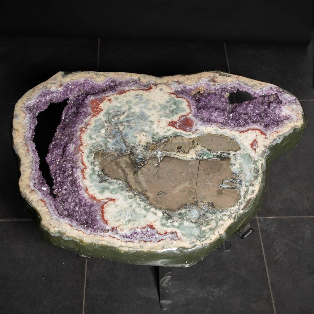 Suuri siivu ametistigeodia Ainutlaatuinen ametisti-sohvapöytä - 830×670×530 mm - 70 kg #1.1