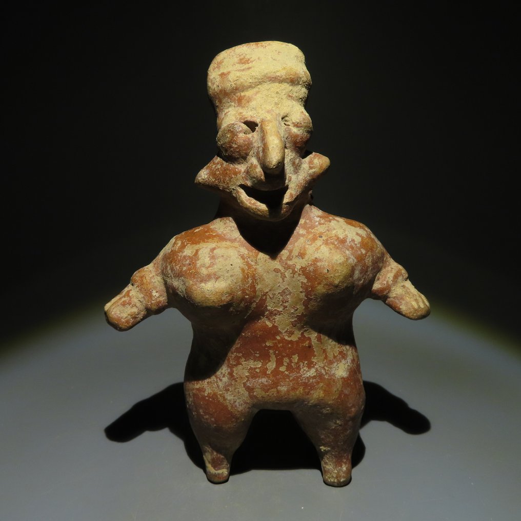 Jalisco, västra Mexiko Terrakotta Kvinnlig figur. 200 f.Kr. - 200 e.Kr. 14,5 cm H. Spansk importlicens. #1.1