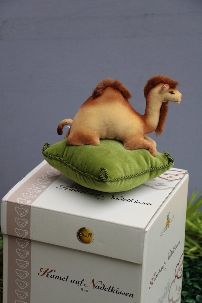 Steiff: clubeditie, speldekussen met kameel - Λούτρινο ζωάκι - 2000-2010 - Γερμανία #1.0