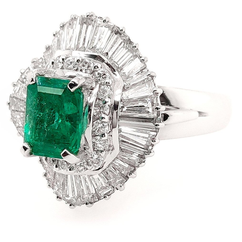 3.74ctw - 1.35ct Natural Colombia Emerald and 2.39ct Natural Diamonds - IGI Report - 900 Platinum - Ring - 1.35 ct Emerald - Diamonds #3.2