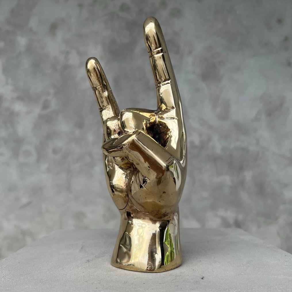 Sculpture, NO RESERVE PRICE - ROCK ON Hand Signal Sculpture in polished Brass - 22 cm - Laiton #2.1