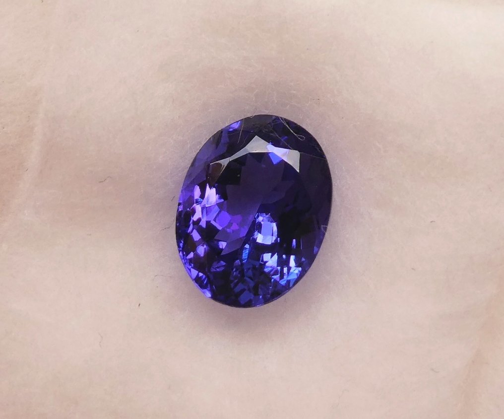 Tanzanita  - 3.59 ct - Instituto Gemólogico Español (IGE) #4.3