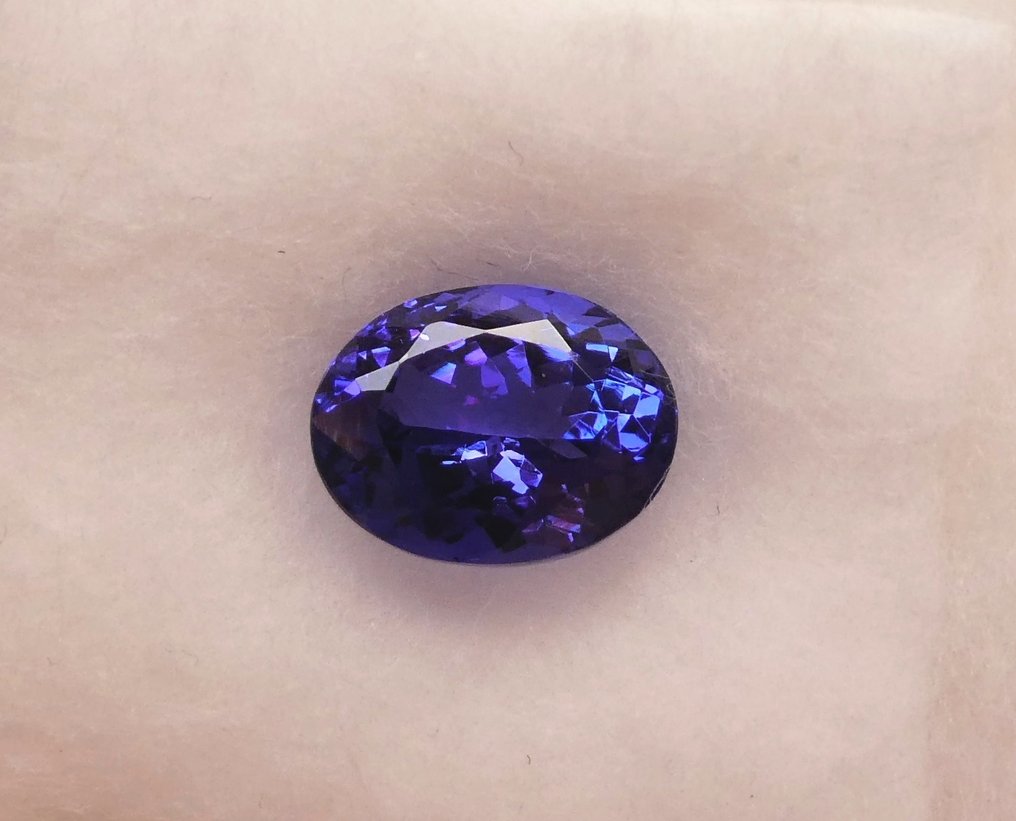 Tanzanita  - 3.59 ct - Instituto Gemólogico Español (IGE) #3.2