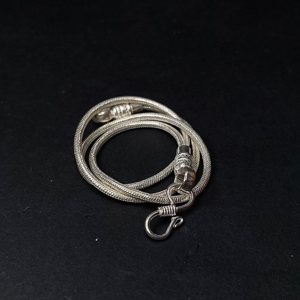 αλυσίδα λαιμού σε σχήμα φίδι - Ασημί - Ινδία - δεύτερο μισό του 20ού αιώνα #1.0