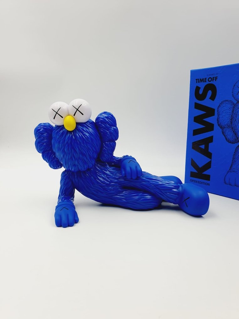 Kaws (1974) - Time Off Blue edition 2023 #1.2