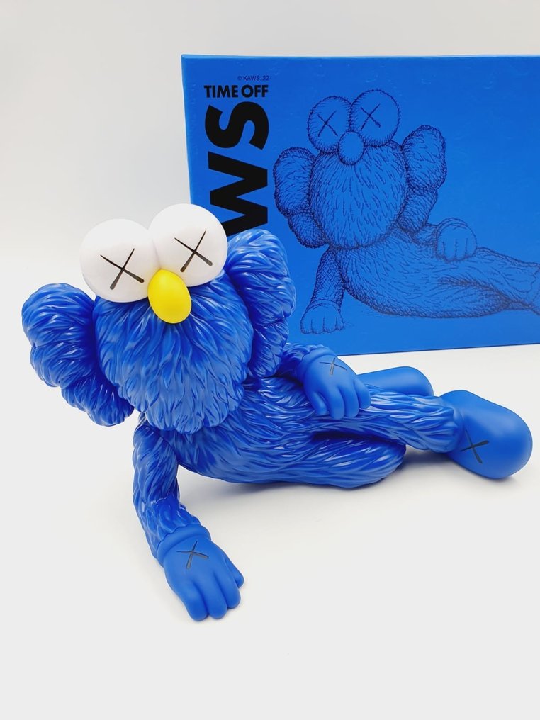 Kaws (1974) - Time Off Blue edition 2023 #2.1