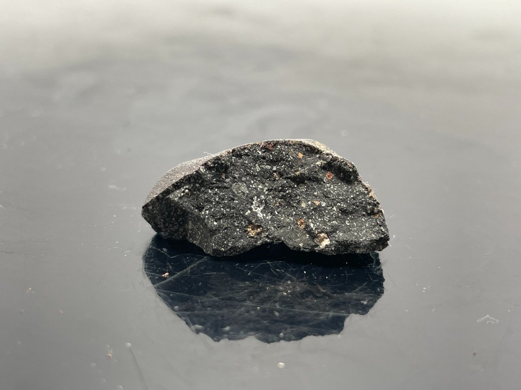 MURCHISON-meteoritt CM2, med FUSION CRUST!!!!! - 3.9 g #2.2