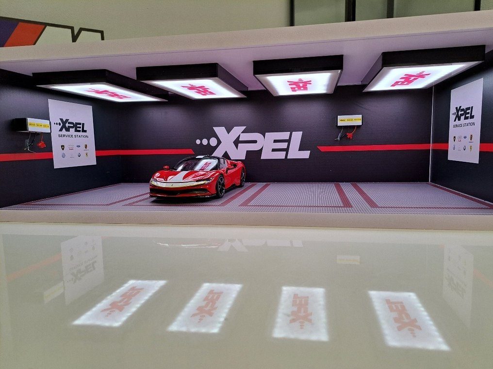SD-modelcartuning 1:18 - Modell autó - XXL Service Parking diorama Xpel - Bouwkit - met LED Verlichting - Limitált kiadás #1.0