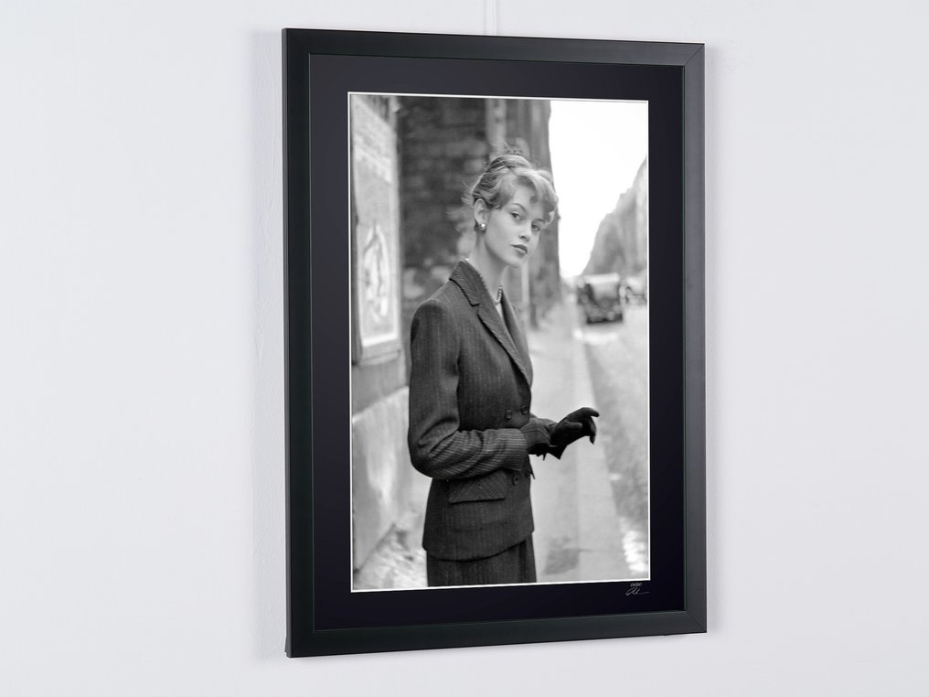 Brigitte Bardot - Paris  1954 - Fine Art Photography - Luxury Wooden Framed 70X50 cm - Limited Edition Nr 01 of 30 - Serial ID 30366 - Original Certificate (COA), Hologram Logo Editor and QR Code - 100% New items. #2.3