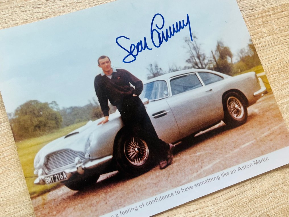 James Bond 007: Goldfinger - Sean Connery (+) with Aston Martin DB5 - Autógrafo, Fotografía, with holographic b'bc COA #3.1