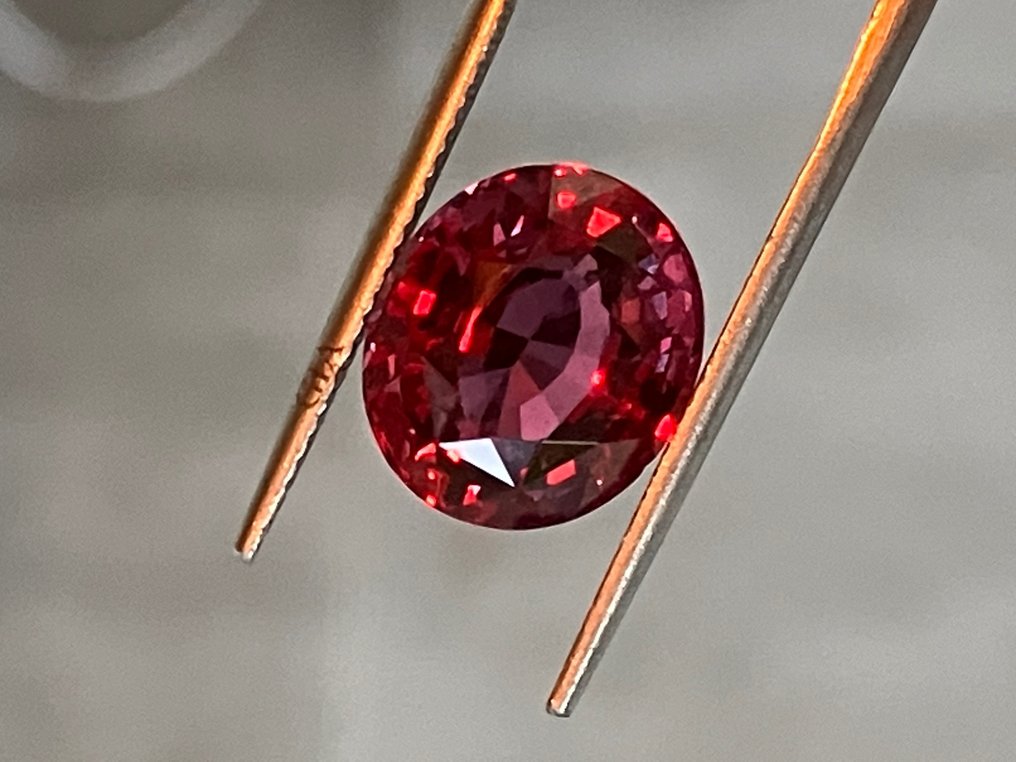 1 pcs  红色 红宝石  - 7.44 ct - 美国宝石研究院（GIA） - GRS #1.0