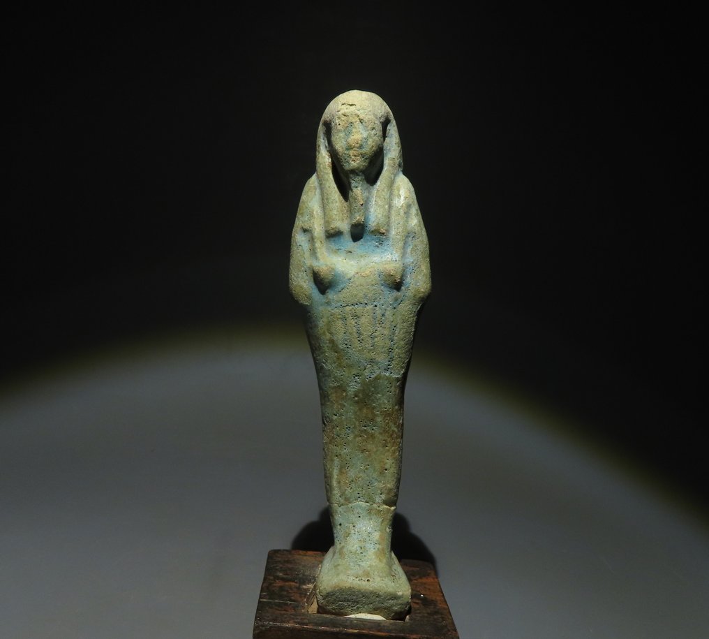 Forntida Egypten Fajans Shabti. Sen period 664-332 f.Kr. 11 cm H. Spansk exportlicens. #1.1