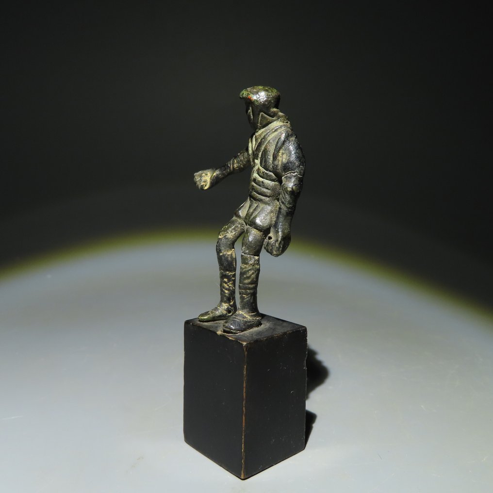 Romain antique Bronze Un soldat légionnaire. 1er-2ème siècle après JC. 8,5 cm H. Licence d'importation espagnole. #3.2