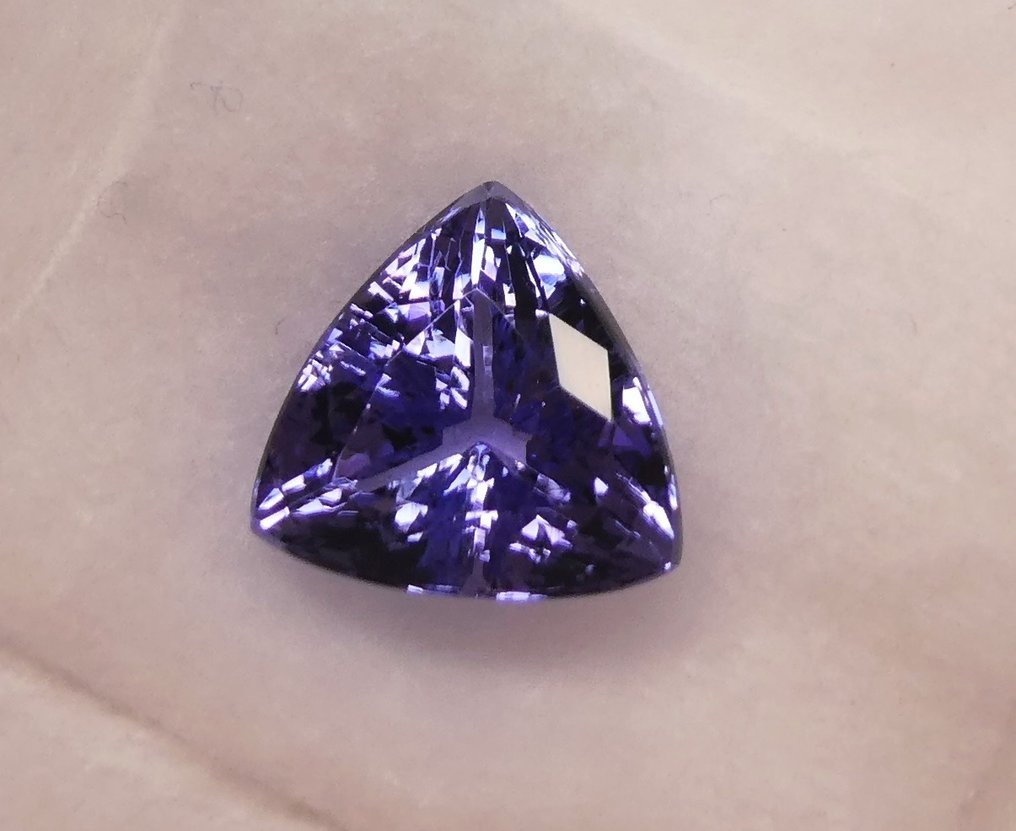 Tanzanit  - 5.37 ct - Instituto Gemólogico Español (IGE) #2.1