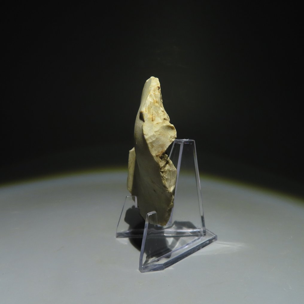 新石器时代 燧石 燧石工具。米歇尔斯堡文化（发现于比利时蒙斯的斯皮恩斯）。新石器时代，大约  (没有保留价) #3.2