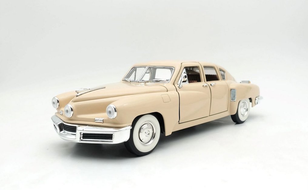 Road Signature 1:18 - 模型轿车 - Tucker Torpedo 1948 - 带 6 个开口的压铸模型 #3.1