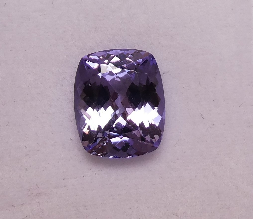 Tanzanite  - 4.55 ct - Instituto Gemólogico Español (IGE) #4.3