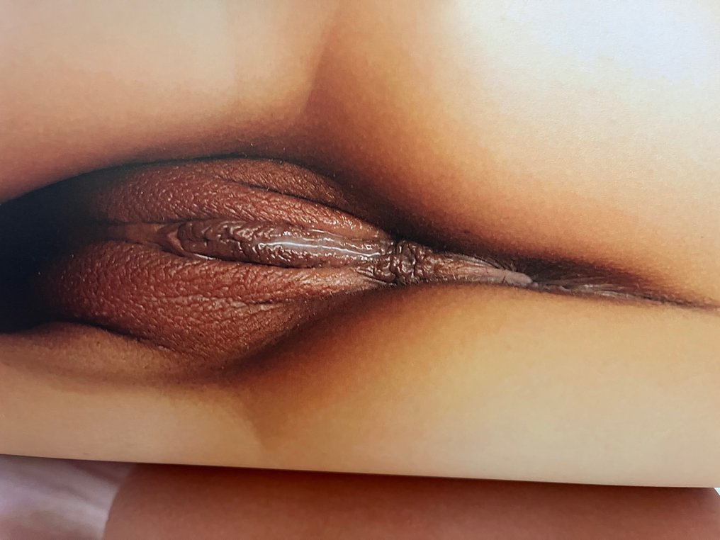 Venus - The book of pussy / Vaginas a book with pleasures - 2013 #3.2