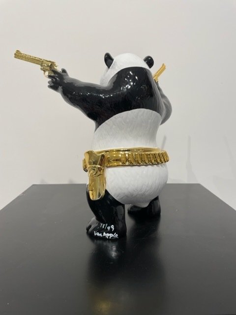 Van Apple - Street Panda - Guns Up #2.1