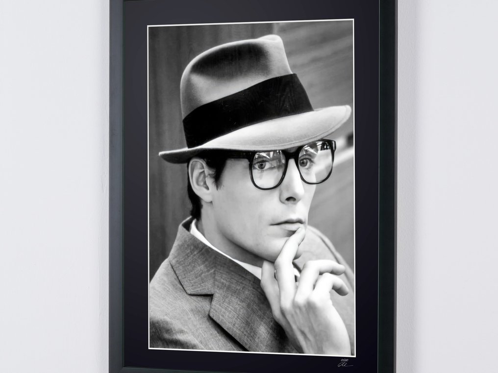 Superman The Movie (1978) - Christopher Reeve as "Clark Kent" - Fine Art Photography - Luxury Wooden Framed 70X50 cm - Limited Edition Nr 02 of 30 - Serial ID 30224 - Original Certificate (COA), Hologram - 100% New. Shipping Reduction from 3 items #4.3