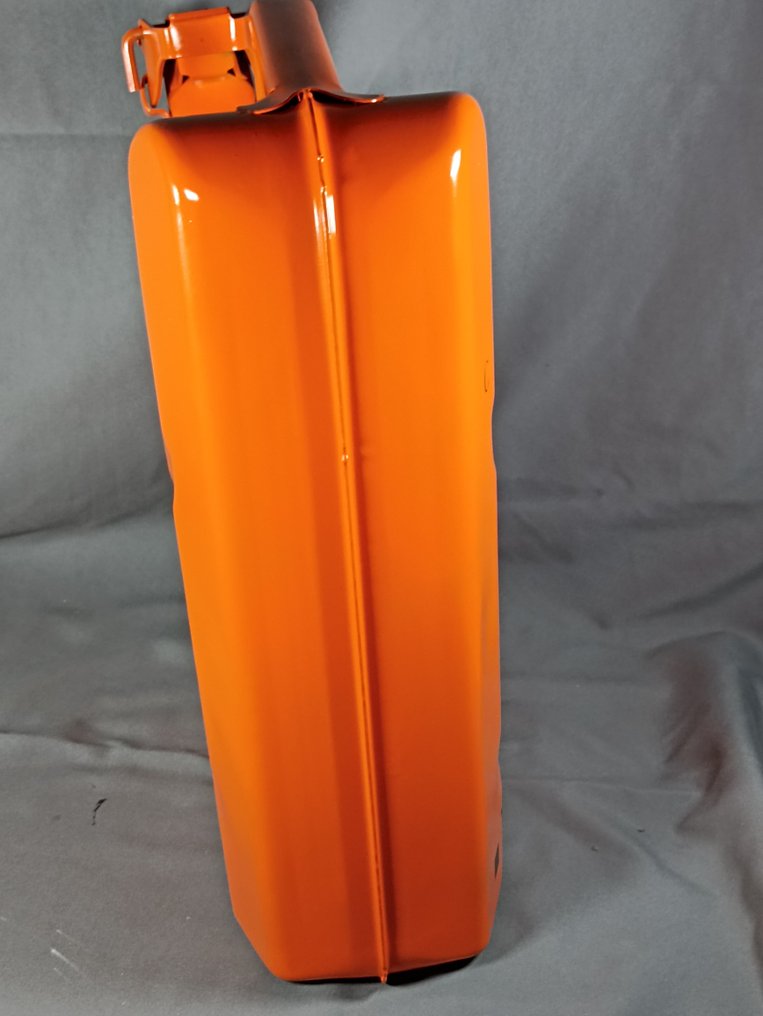 XTC Artist - Jerrican Clicquot XL 10L #4.3