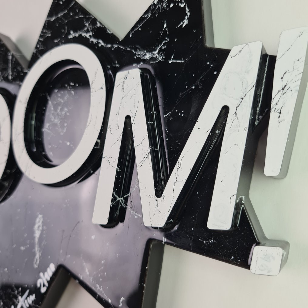 Santicri (1992) - Sculpture, Boom! (NO RESERVE) - 30 cm - resin and marble dust - 2020 #2.1