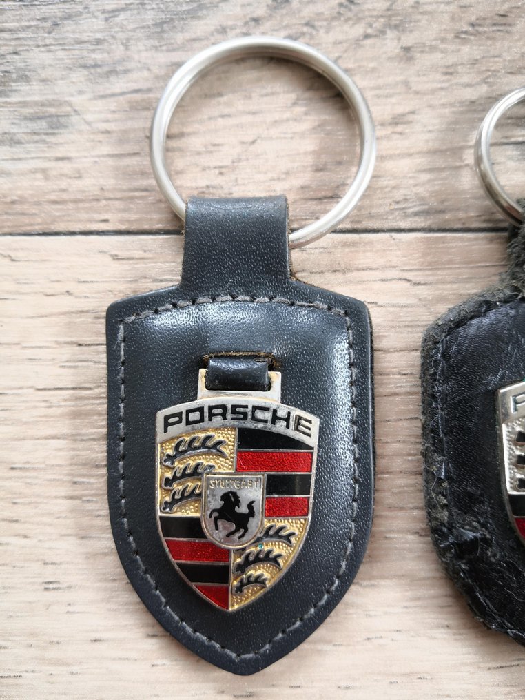 附件 - Originele porsche sleutelhangers : 2 stuks uit de jaren 70/80 en 1 uit de jaren 90 - Porsche #2.1