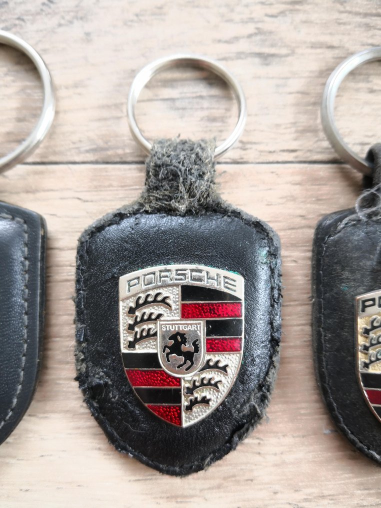 Kiegészítő - Originele porsche sleutelhangers : 2 stuks uit de jaren 70/80 en 1 uit de jaren 90 - Porsche #3.1
