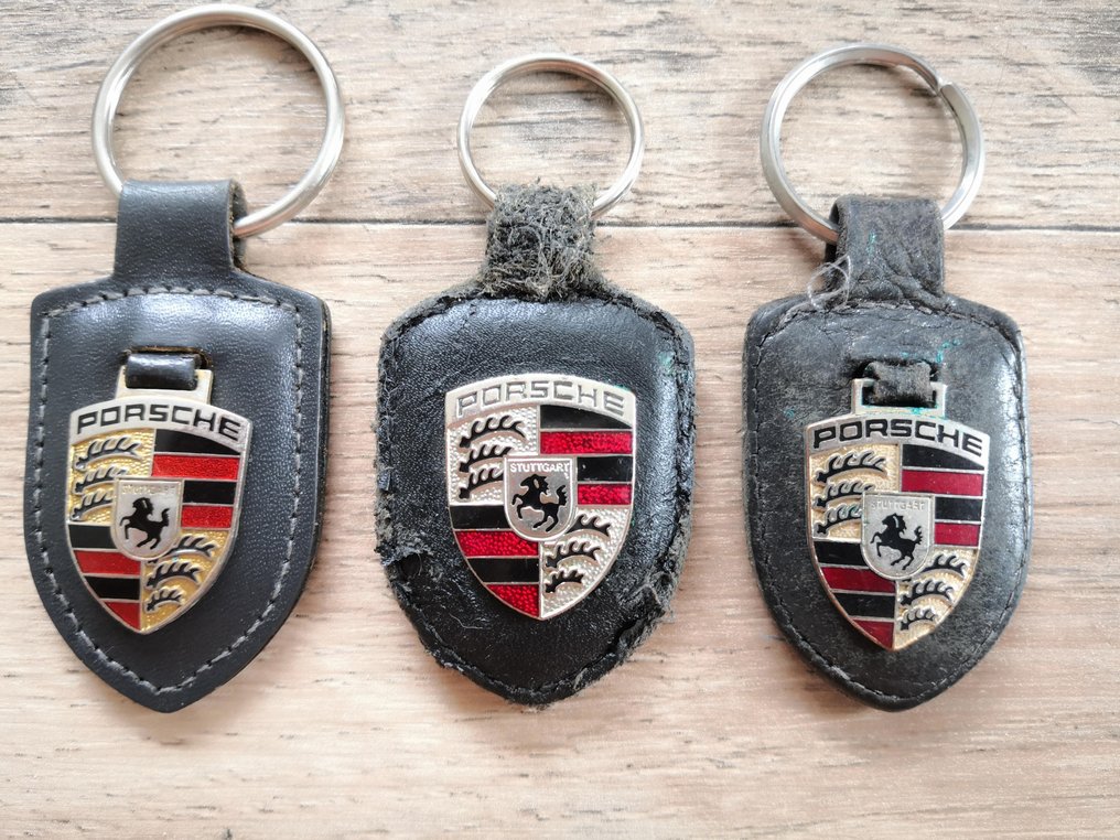 Accessoires - Originele porsche sleutelhangers : 2 stuks uit de jaren 70/80 en 1 uit de jaren 90 - Porsche #1.1
