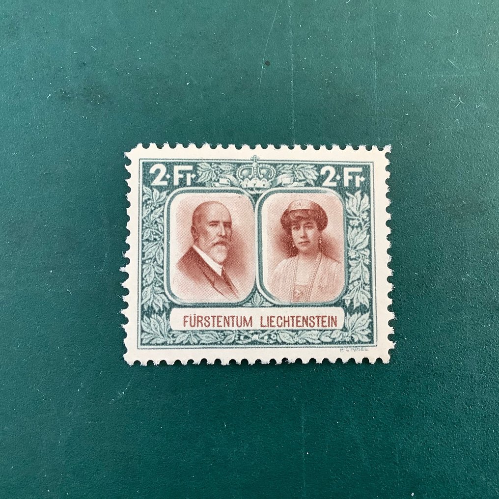 列支敦士登 1930 - 2Fr 皇室夫妇罕见穿孔 11.5 和 10.5 - Michel 107C #1.2
