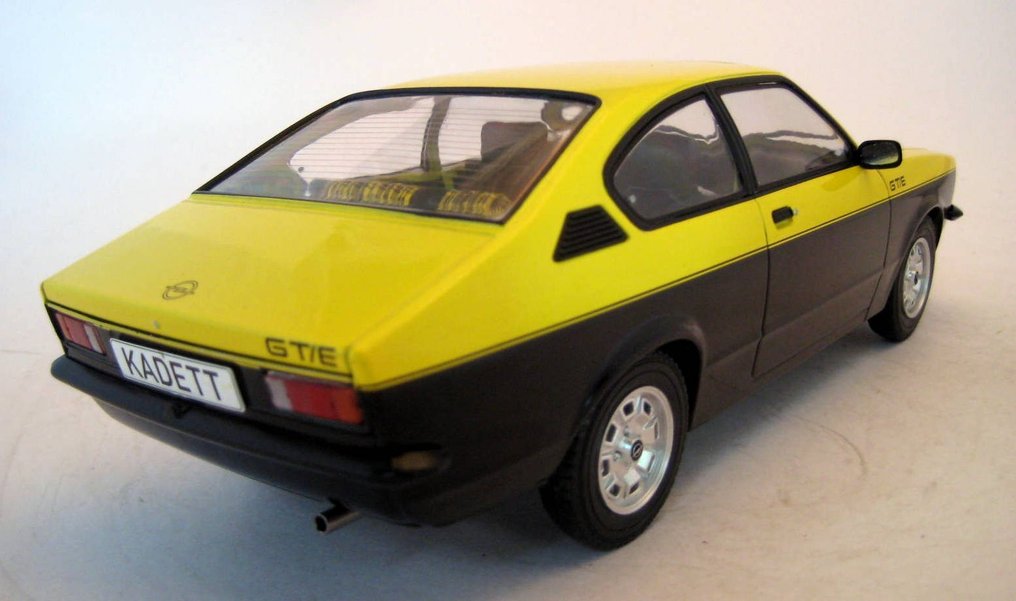 MCG - Model Car Group 1:18 - Model car - Opel Kadett Coupe GT/E 1978 #2.1