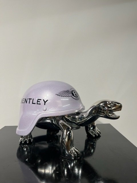 Van Apple - The Silver Peace Turtle - Bentley #1.0