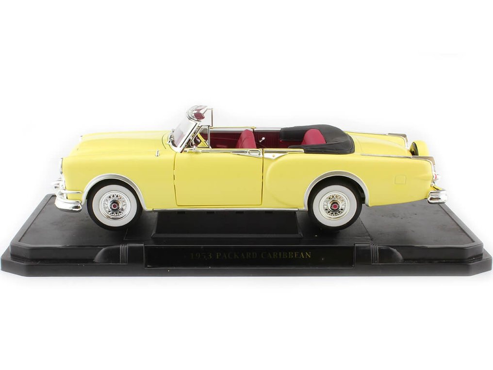 Road Signature 1:18 - Model cabriolet - Packard Caribbean 1953 - Diecast Model with 3 Openings #1.1
