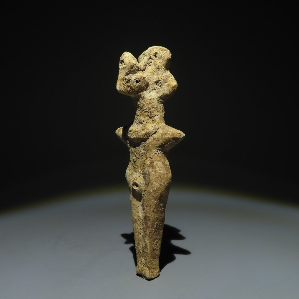 szír-hettita Terrakotta Bálvány. Kr.e. 2. évezred. 12,5 cm H. Spanyol kiviteli engedély. #1.2