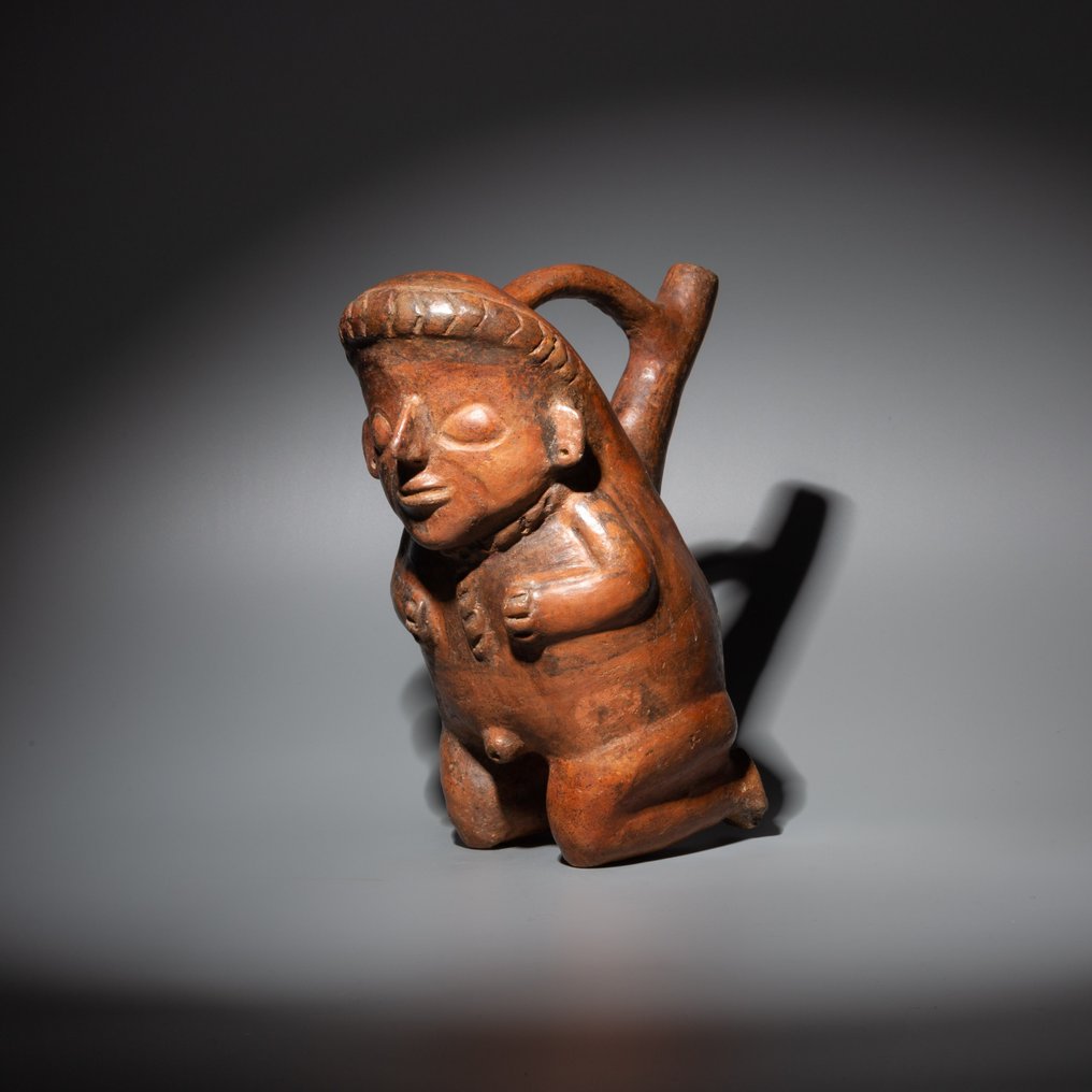 秘鲁维库斯 Terracotta 奴隶形状的容器。公元前 100 年至公元 400 年。 20 厘米高。西班牙进口许可证。 #1.1