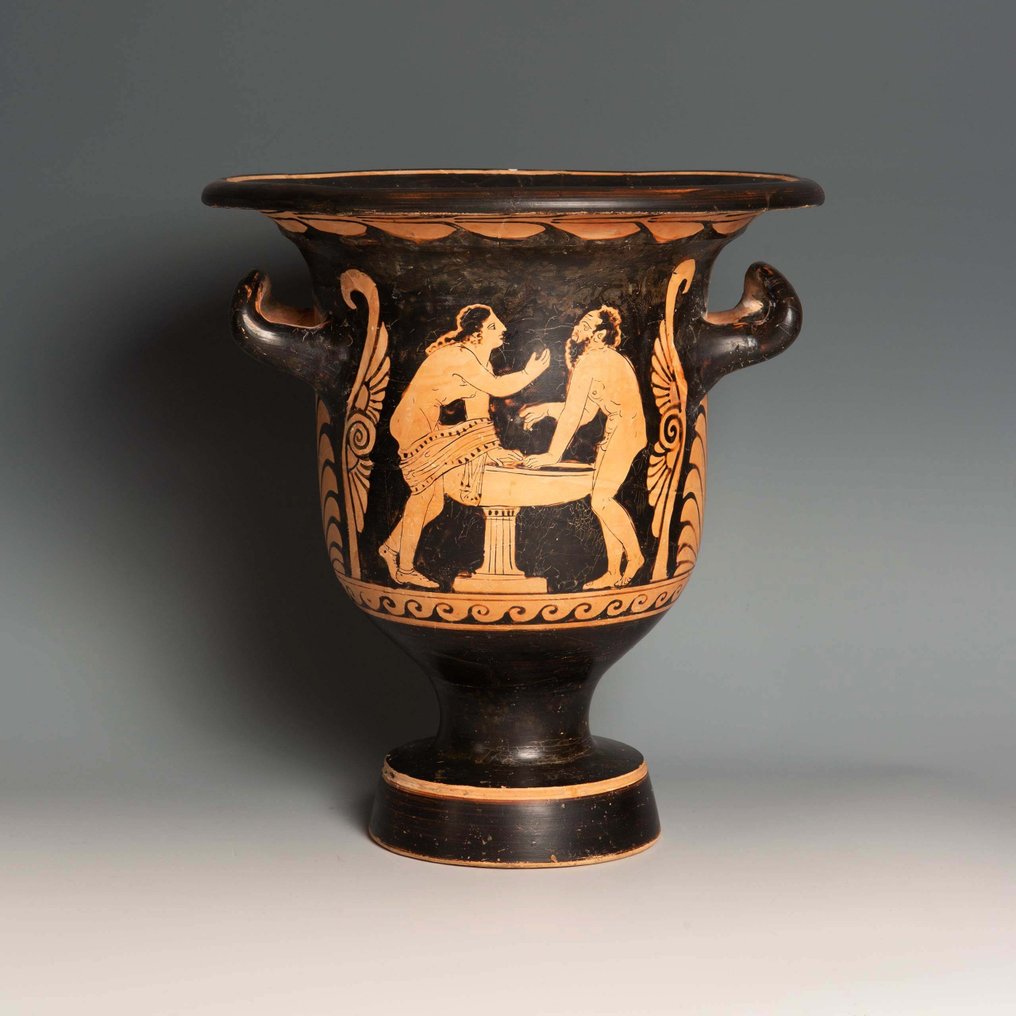 大希腊，帕埃斯图姆 陶器 帕埃斯图姆阿斯特亚斯画家的钟形小瓶。公元前 4 世纪。高 31 厘米。TL 已测试。西班牙出口许可证。 #1.1
