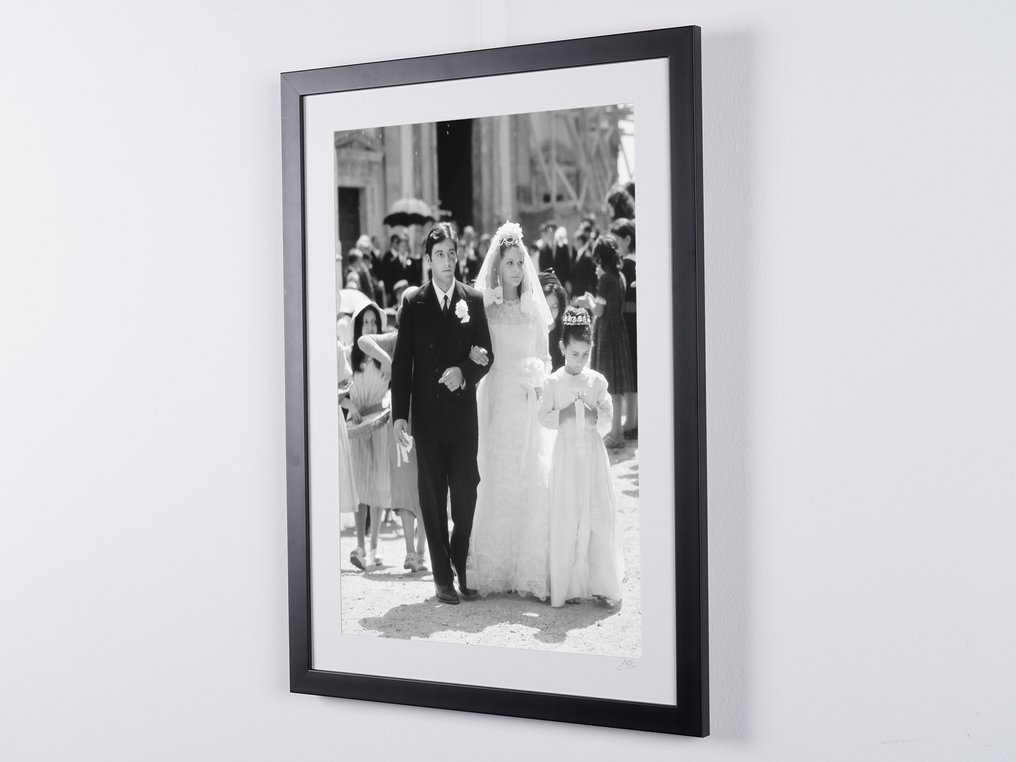 The Godfather, Al Pacino as "Michael Corleone » & Simonetta Stefanelli - Fine Art Photography - Luxury Wooden Framed 70X50 cm - Limited Edition Nr 04 of 30 - Serial ID 30499 - Original Certificate (COA), Hologram - 100% New. Shipping Reduction from 3 items #3.2