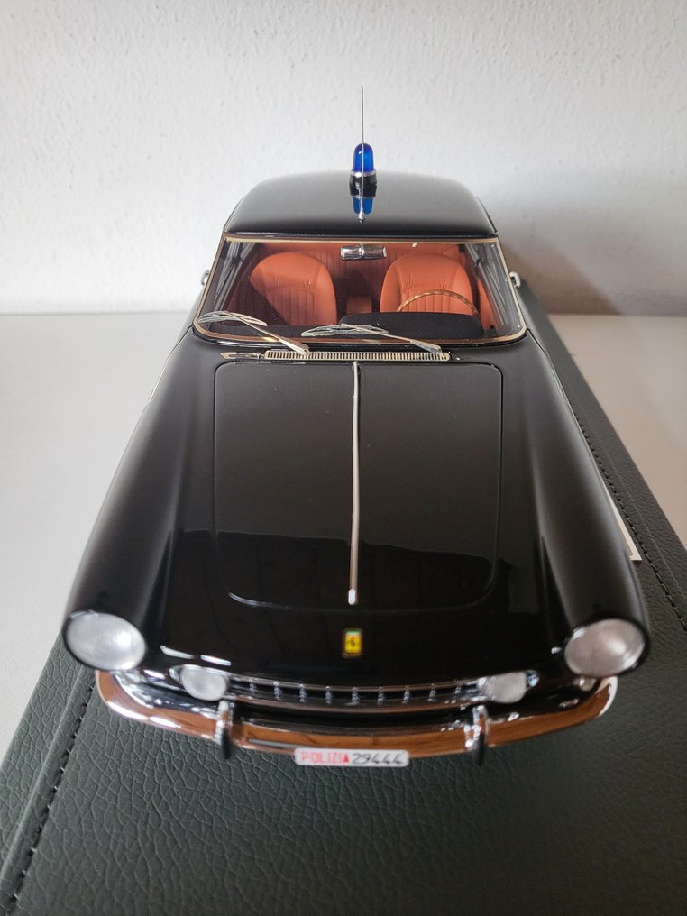 BBR 1:18 - Modelsportsvogn - Ferrari 250 GTE 2+2 s/N 3999GT Polizia Maresciallo Sparafora - BBR1850POL #2.1