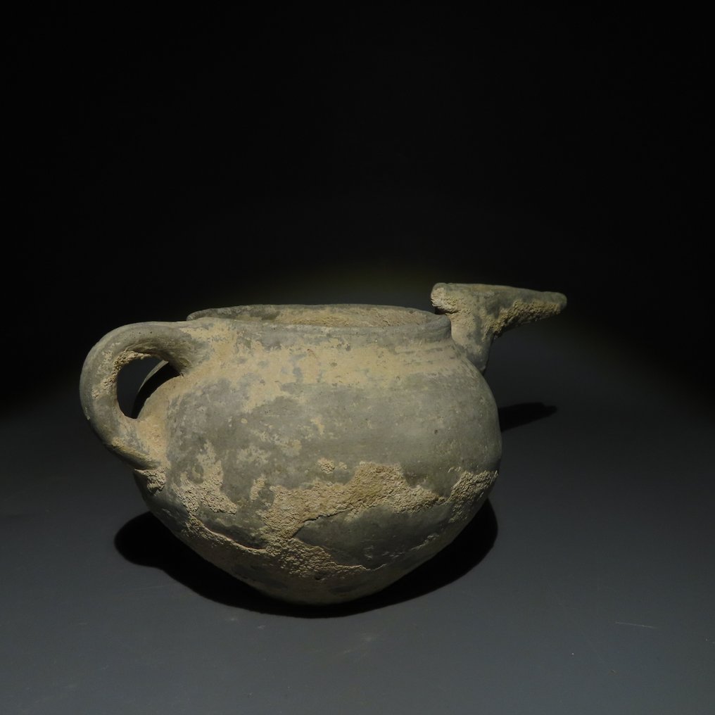 Közel-Kelet, Amlash, Terrakotta Kancsó. Kr.e. 2-1. évezred. 18,7 cm L. #2.1