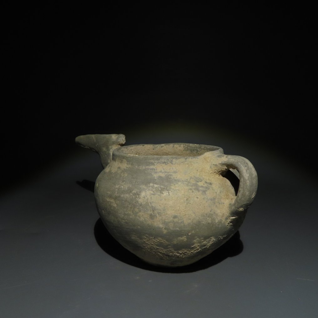 Naher Osten, Amlash, Terracotta Krug. 2.-1. Jahrtausend v. Chr., 18,7 cm L. #1.2