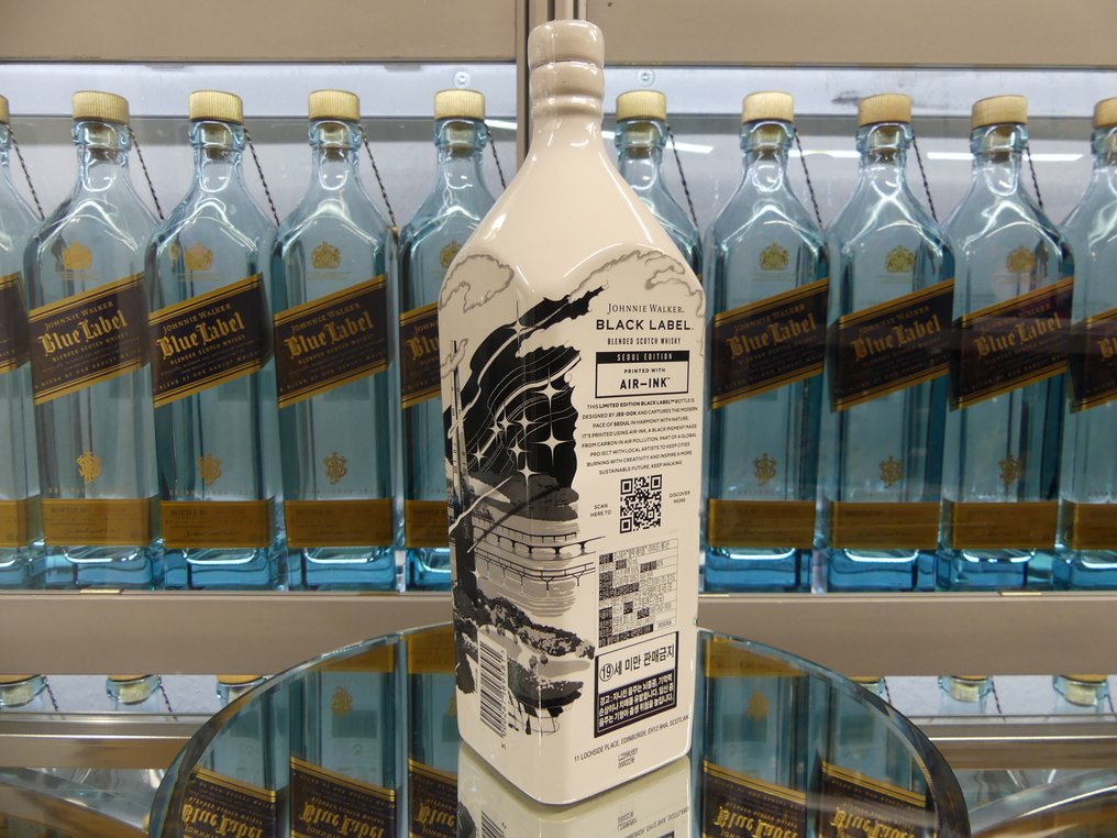 Johnnie Walker 12 years old Black Label - Seoul Edition Printed with Air Ink from Korea  - 750ml #2.1